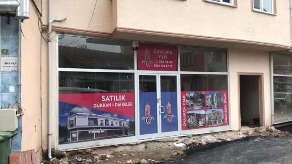 Bursa\'da Ofis Duvarını Delip Hırsızlık Yaptılar