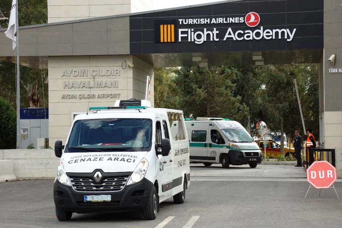 Düşen Uçakta Ölen Pilotlar İçin Aydın\'da Tören Düzenlendi