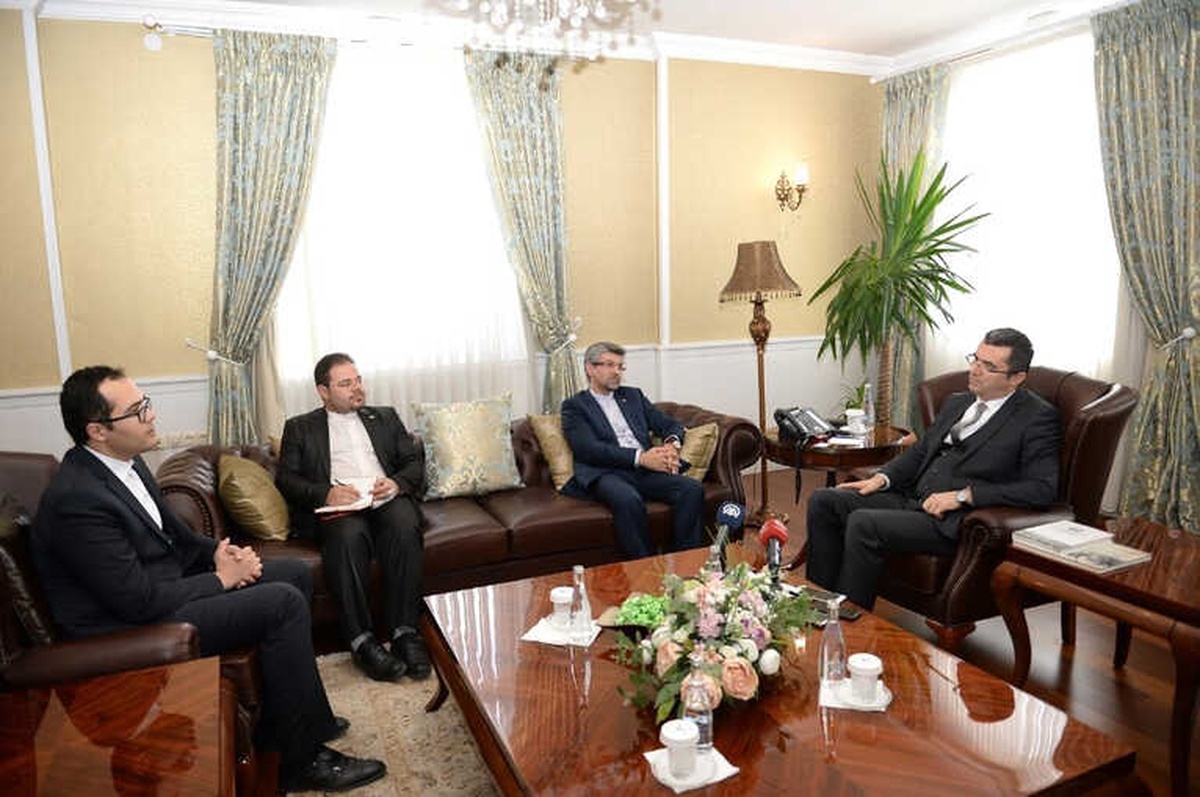 İran İslam Cumhuriyeti Başkonsolosu Dr. Sajad Soltanzadeh Erzurum Valisi Okay Memiş\'i Ziyaret Etti