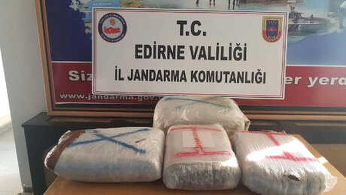 Kamyonette 20 Kilo Skunk Ele Geçirildi: 4 Tutuklama
