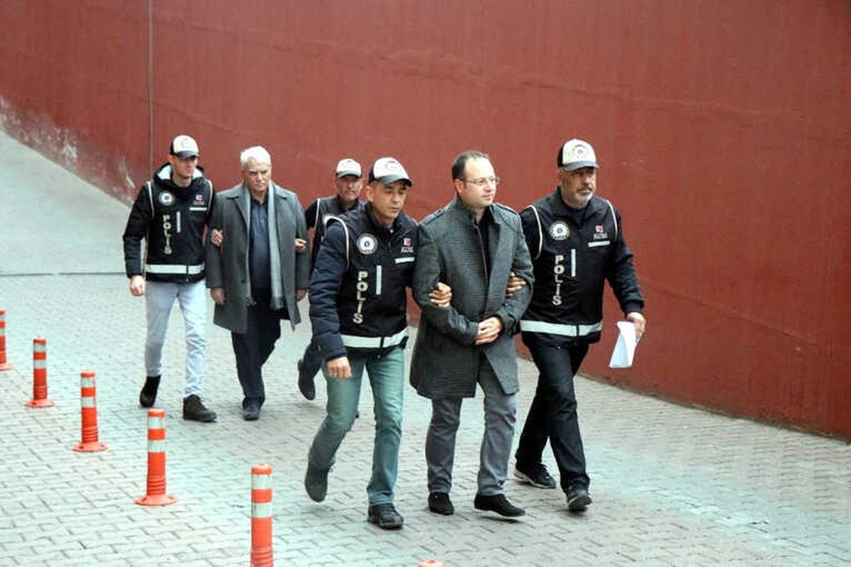 Kayseri\'de Fetö\'nün İş Adamlarına Yönelik Operasyonda Gözaltı Sayısı 11\'e Yükseldi