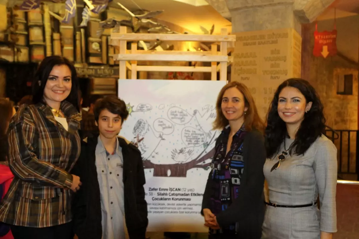 Masal Şatosu\'nda Çocuk Hakları Karikatür Sergisi