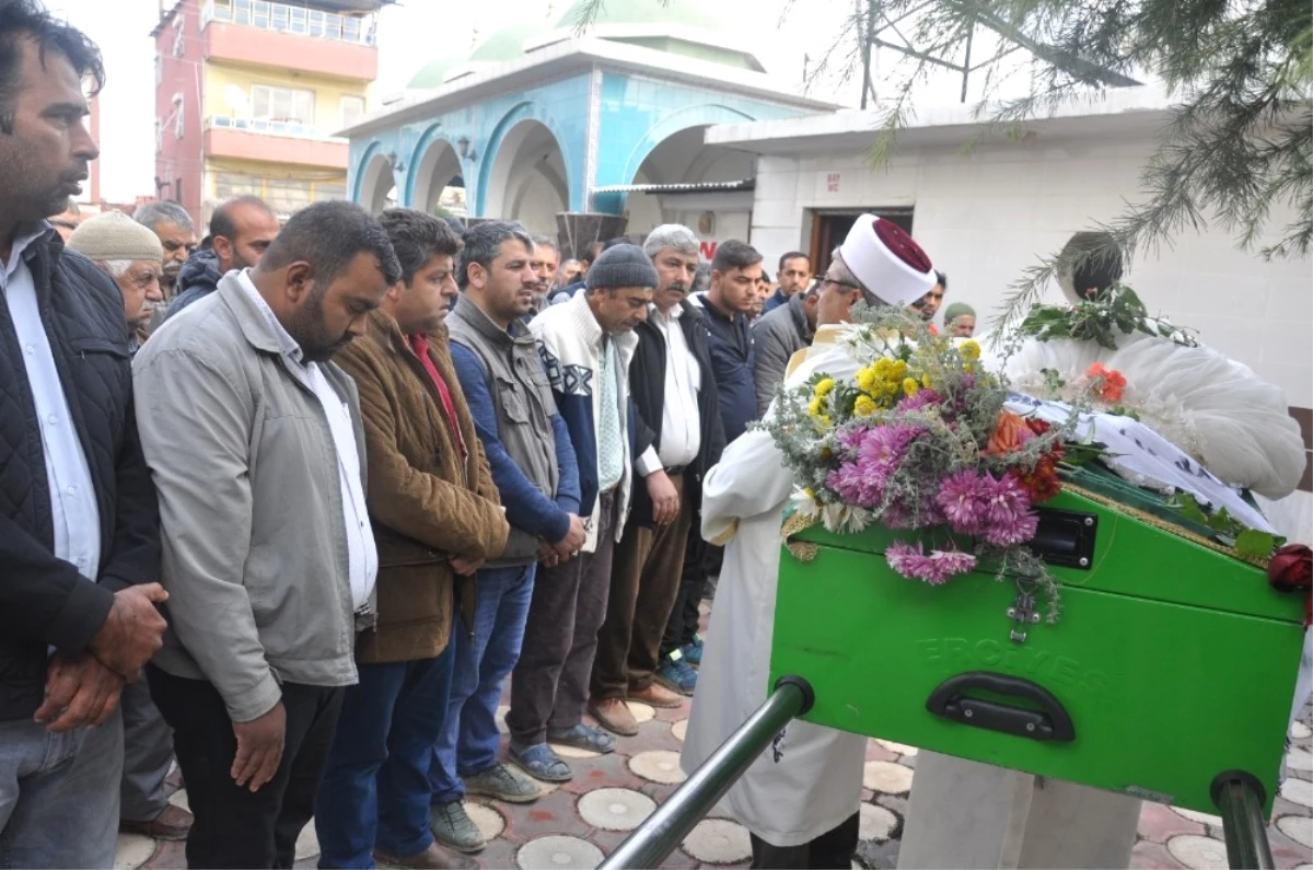 Mesleğine Başlayamadan Hayatını Kaybeden Genç Kız Toprağa Verildi