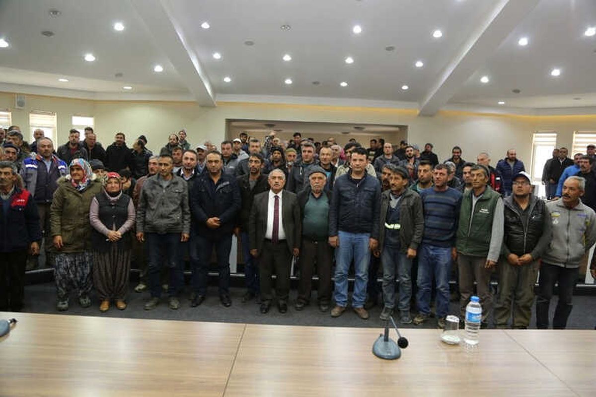 Niğde Belediyesi Personelinden Başkan Özkan\'a Destek