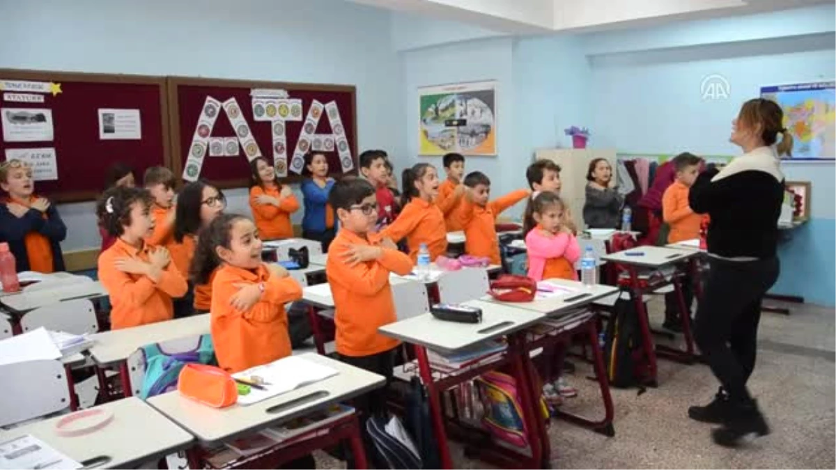 Öğrencileri, Arkadaşları ve Okul Müdürüyle Klip Çekti - Çanakkale