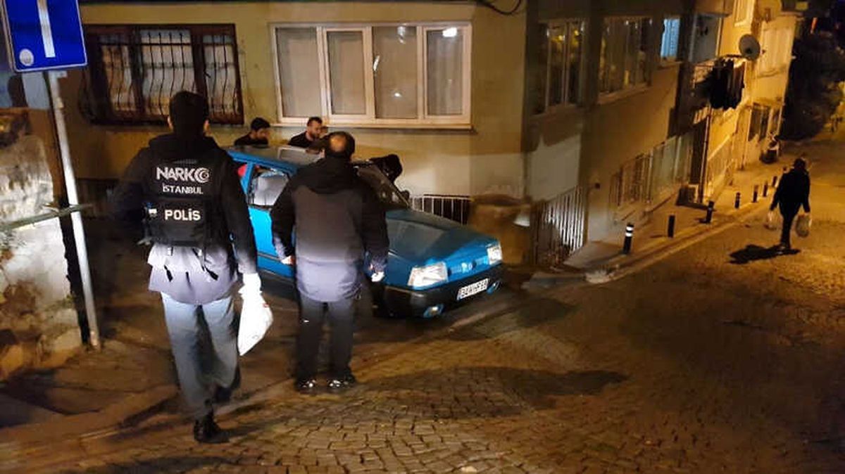 Ortaköy\'de Uyuşturucu Satıcısına Suçüstü