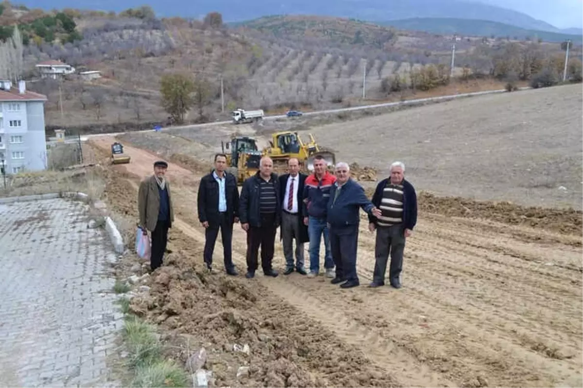 Şaphane\'de Yol Çalışmaları