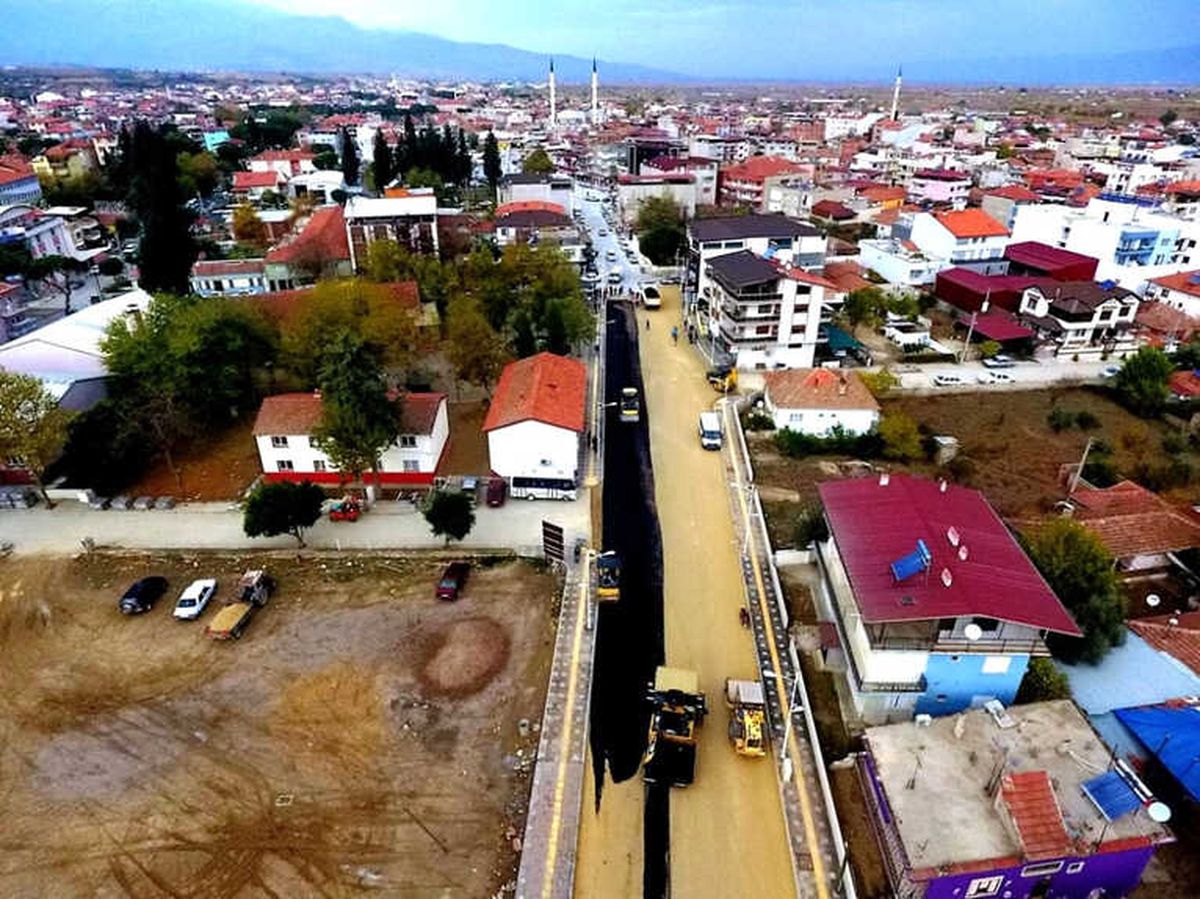 Sarıgöl\'de Sıcak Asfalt Çalışması Başladı