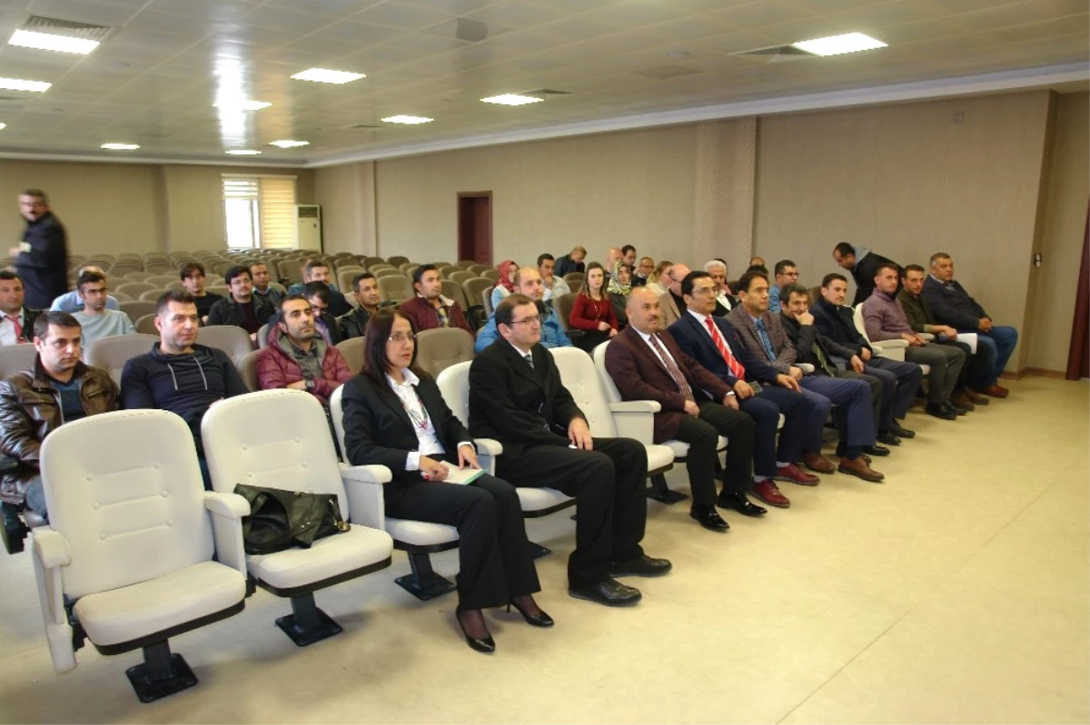 Sivas\'ta Veteriner Hekimlere Şap Hastalığı Eğitimi