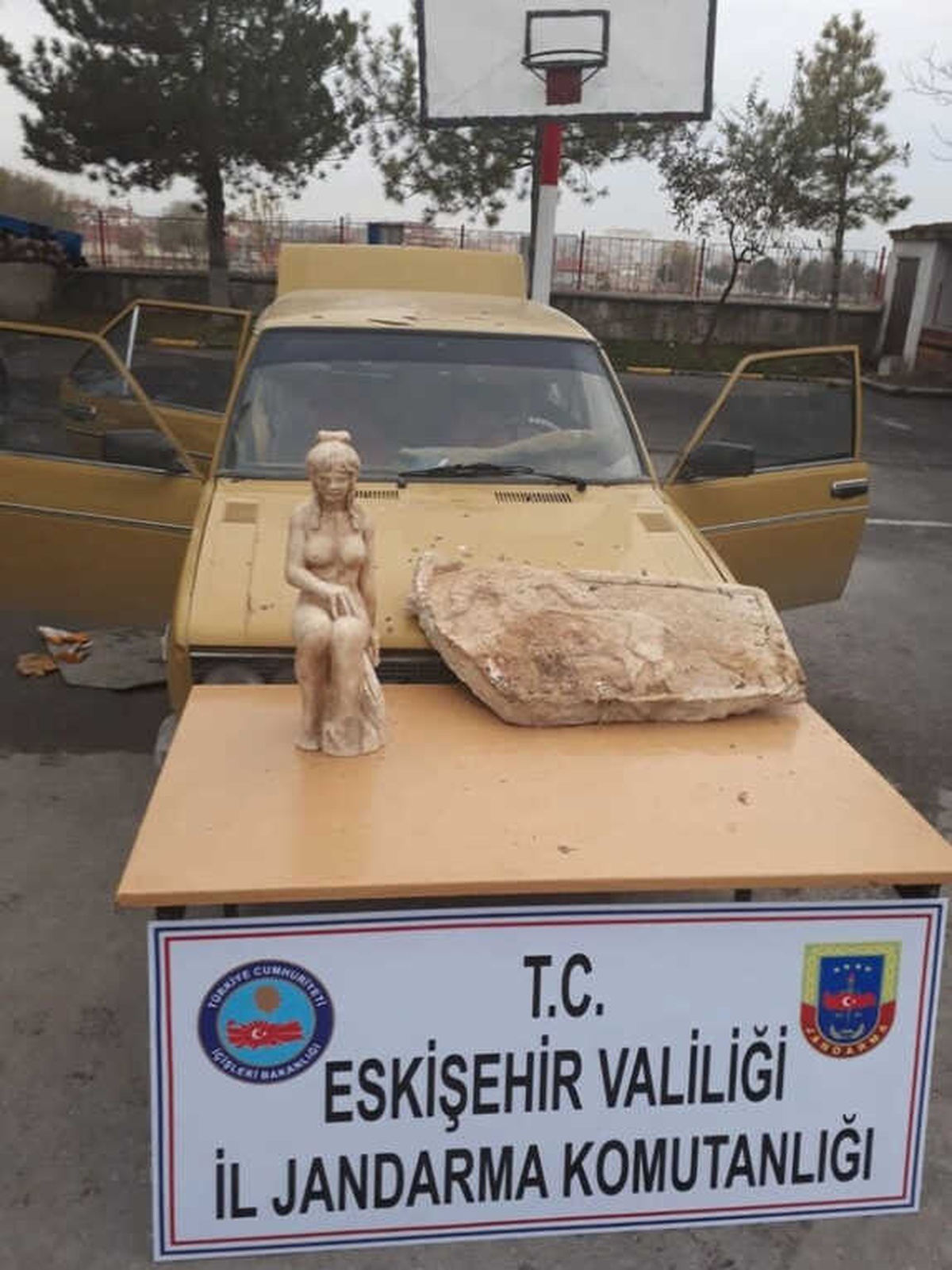 Tarihi Eser Satmaya Çalışırken Yakalandılar