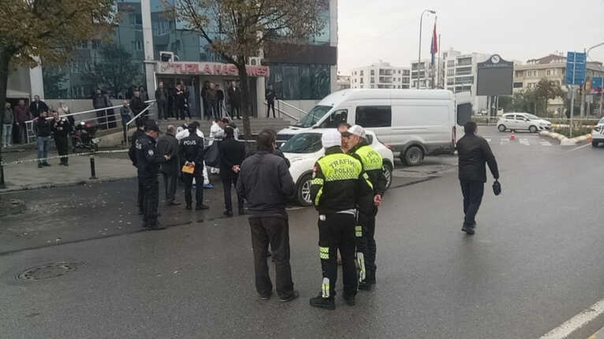 Tuzla\'da Otomobilde İnfaz Anları Kameralara Yansıdı
