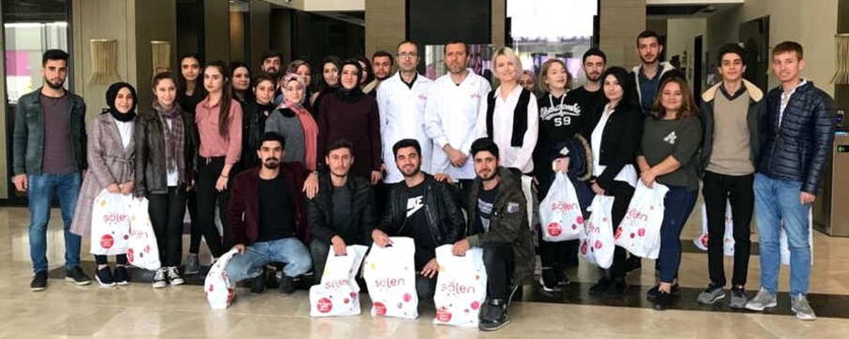 Üniversite Öğrencileri Çikolata Fabrikasını Gezdi.