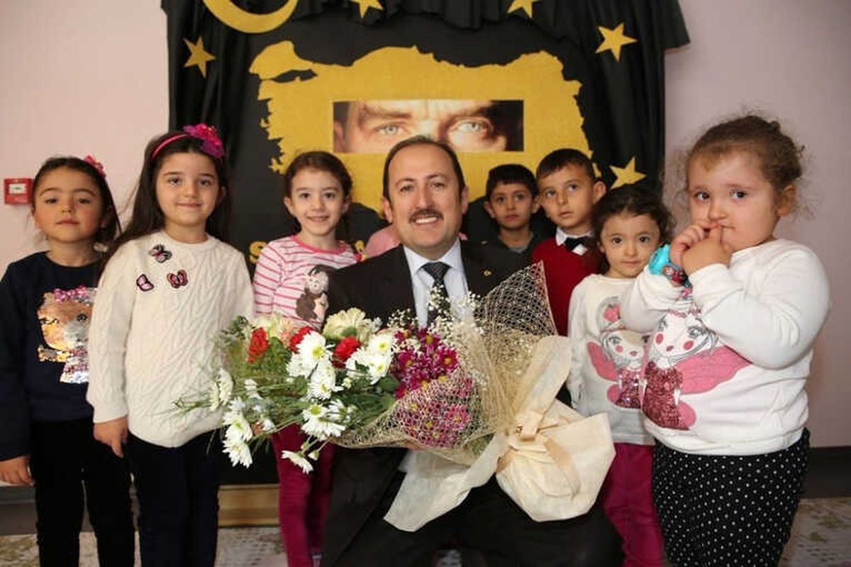 Vali Pehlivan, Nazlı Şentürk Kızılay Anaokulunu Ziyaret Etti