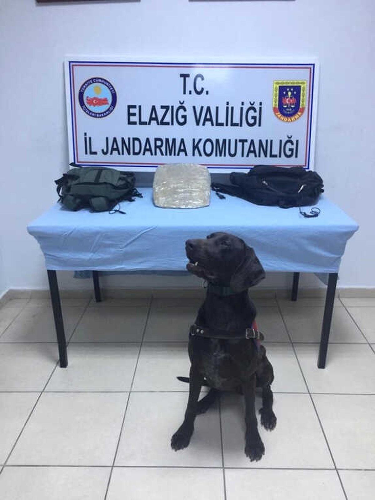 Afganistanlı Şüpheli 2 Kilo Esrarla Yakalandı