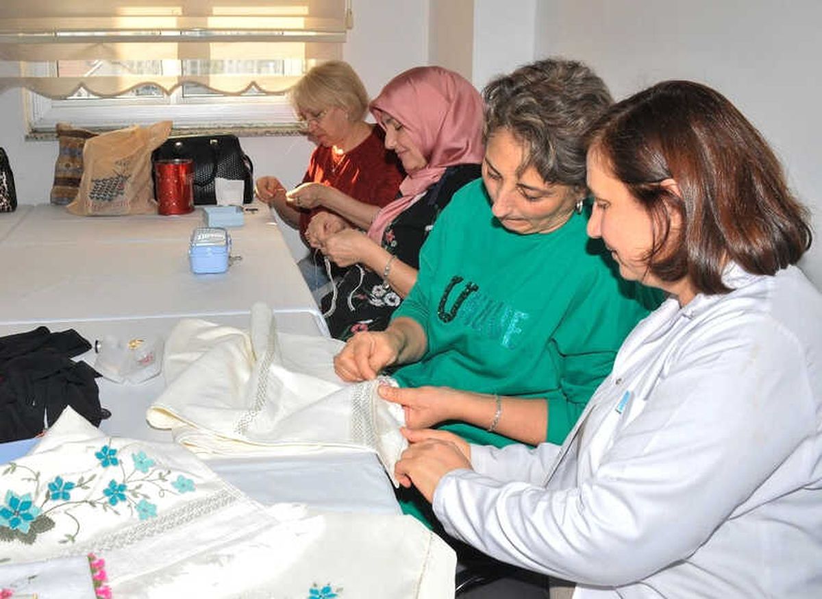 Aile Merkezlerinde İğneler Çiçek Açtı