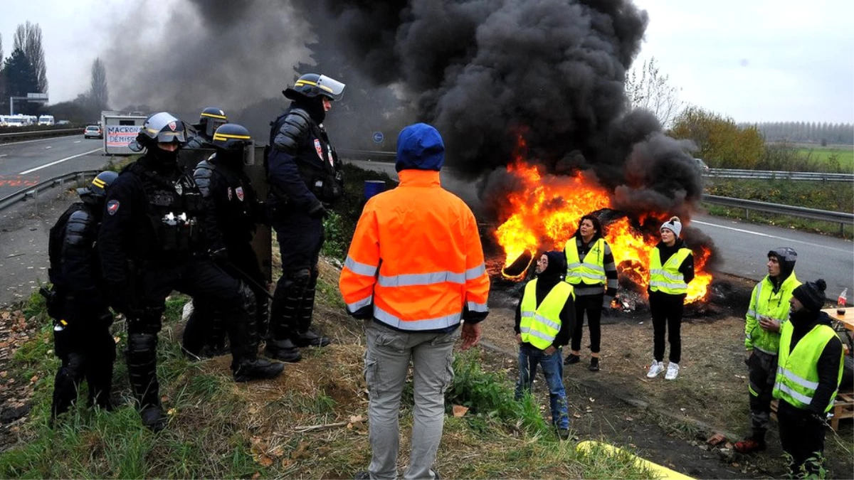 Akaryakıt Zamlarının Protesto Edildiği \'Sarı Yelekler\' Protestosu Belçika\'da da Yayılıyor