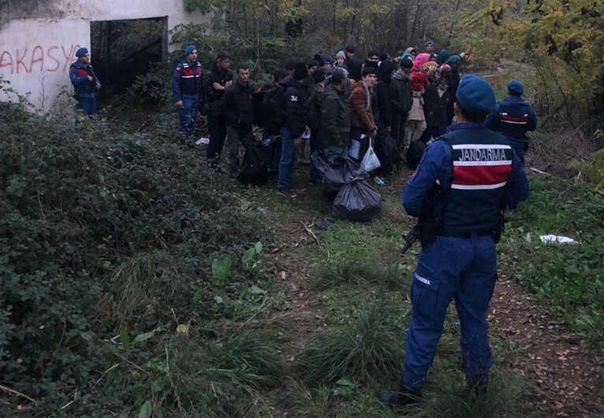 Balıkesir\'de 70 Afgan Mülteci Yakalandı