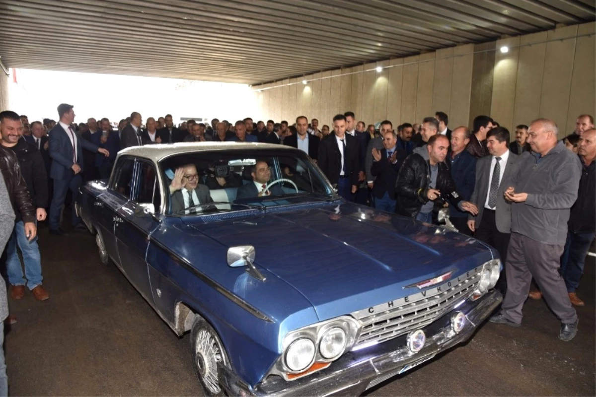 Başkan Ergün\'den Klasik Otomobilli Kavşak Açılışı
