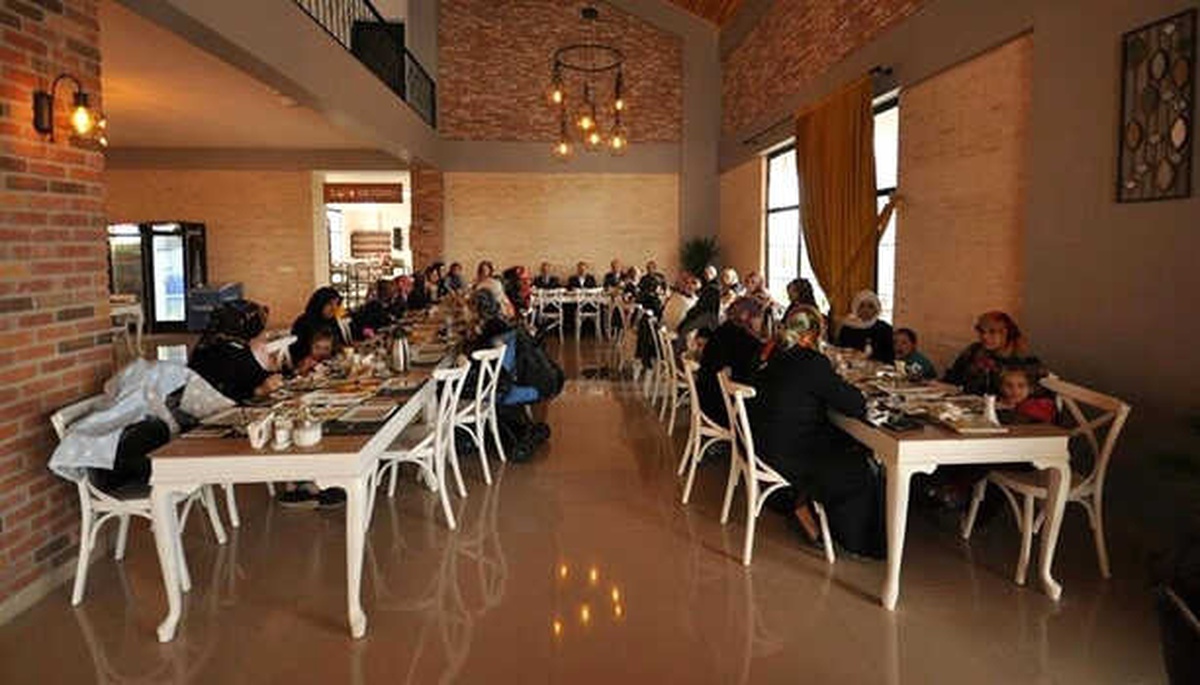 Başkan Kaya Özel Öğrenci ve Velilerini Ağırladı