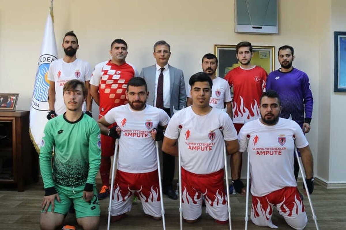Başkan Pamuk\'tan Ampute Futbol Takımına Moral