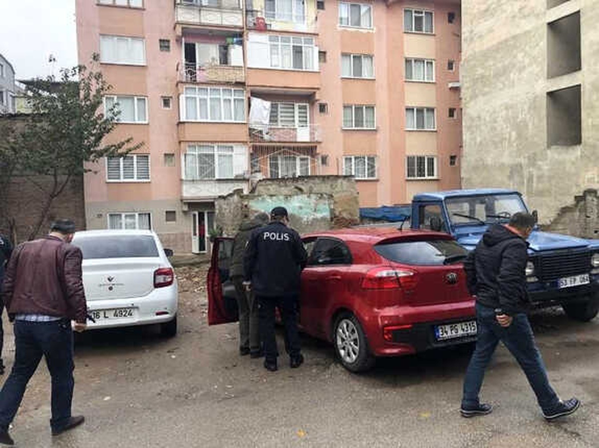 Bursa\'daki Cinayet Anı Güvenlik Kamerasına Anbean Yansıdı