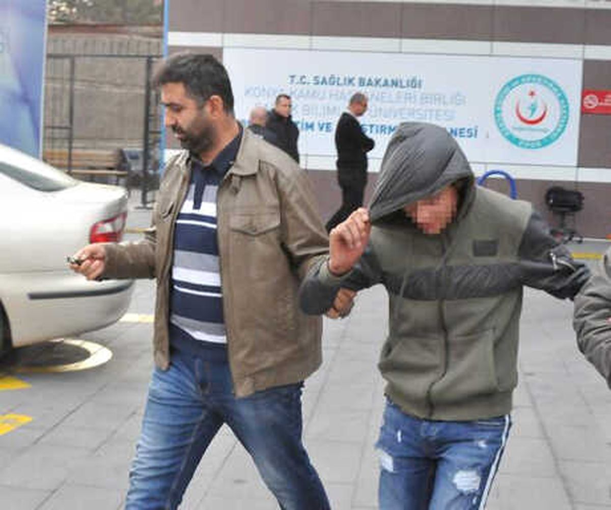 Çatıdaki Kurşun Tabakayı Çaldı; Gazetecilere \'Facebook\'a Atmayı Unutma\' Dedi