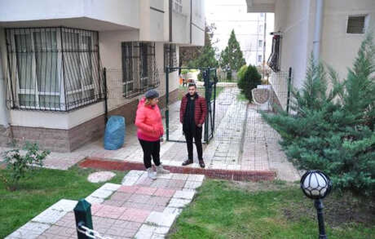 Çatıdan Çatıya Atlarken Düşen Rus Genç Yaşamını Yitirdi