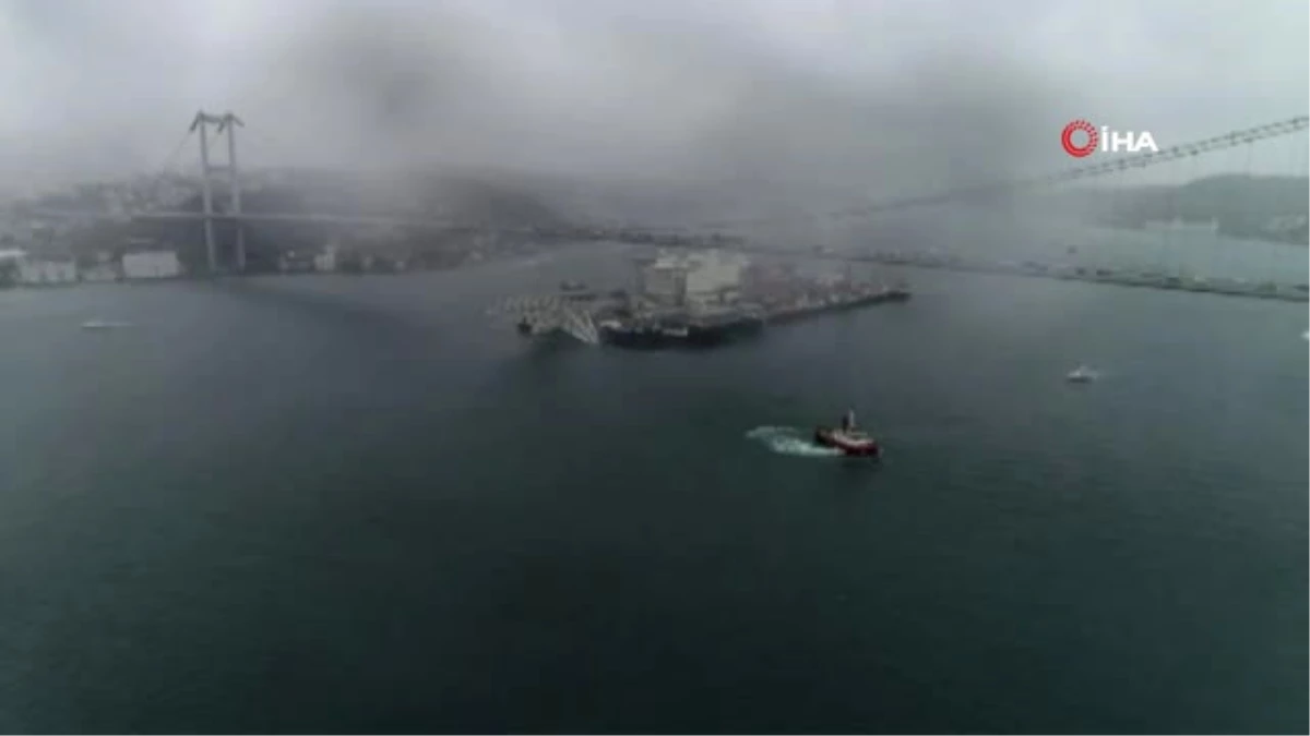 Dev Geminin İstanbul Boğazı\'ndan Geçişi Havadan Görüntülendi