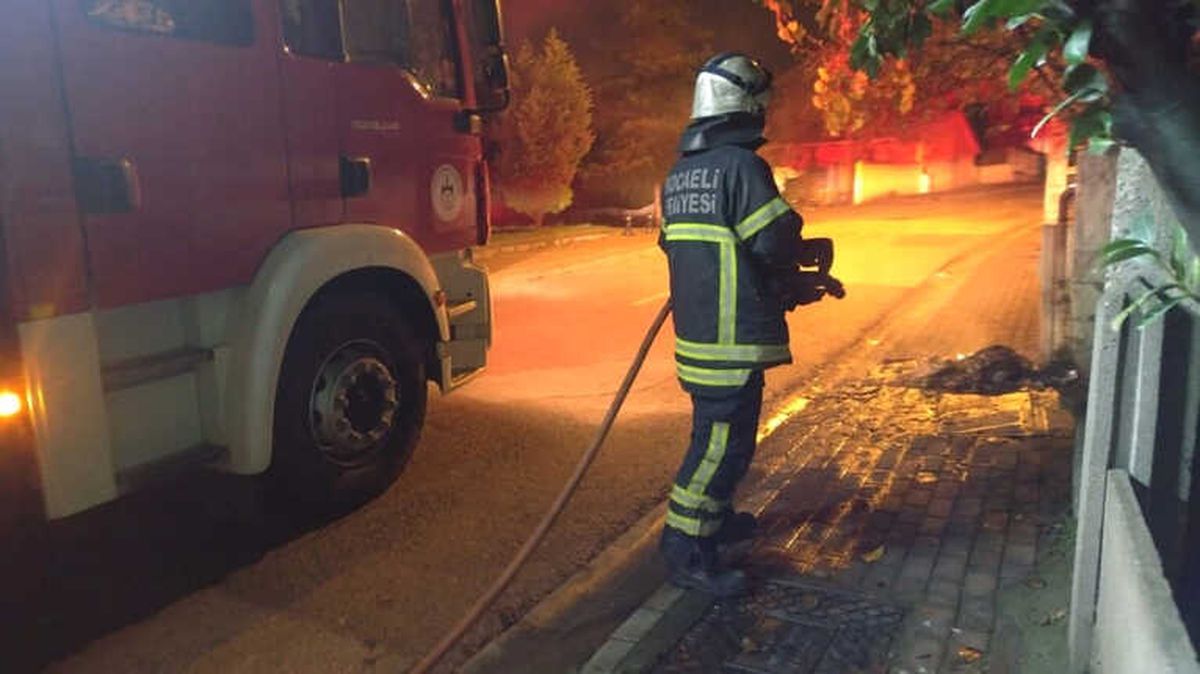 Doğalgaz Kutusunun Yanında Yanan Çöp Konteyneri Paniğe Neden Oldu