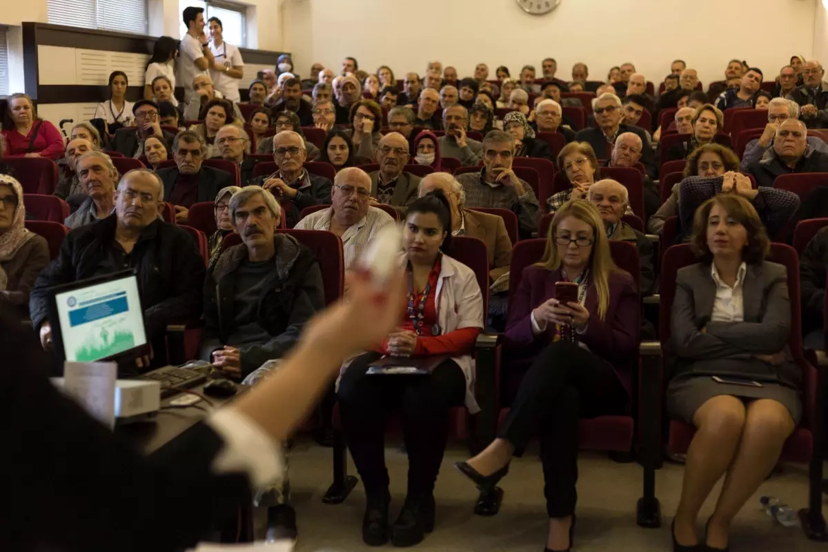 EÜ Tıp Fakültesi\'nde "KOAH Hasta Eğitim ve Bilgilendirme Toplantısı" Yapıldı