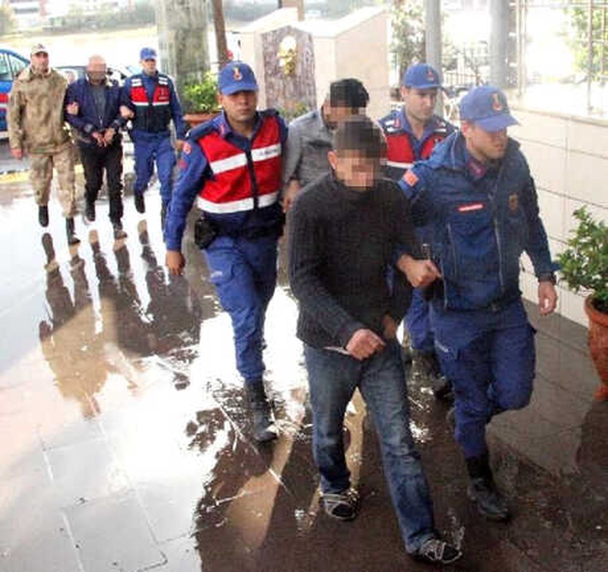 Evden Hırsızlığa 3 Tutuklama