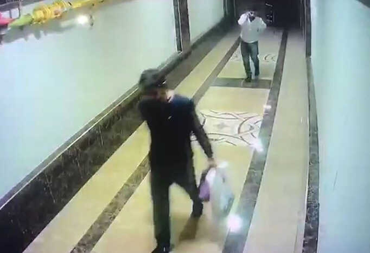 Girdikleri Evdeki Altın Kaplama Muslukları Çaldılar