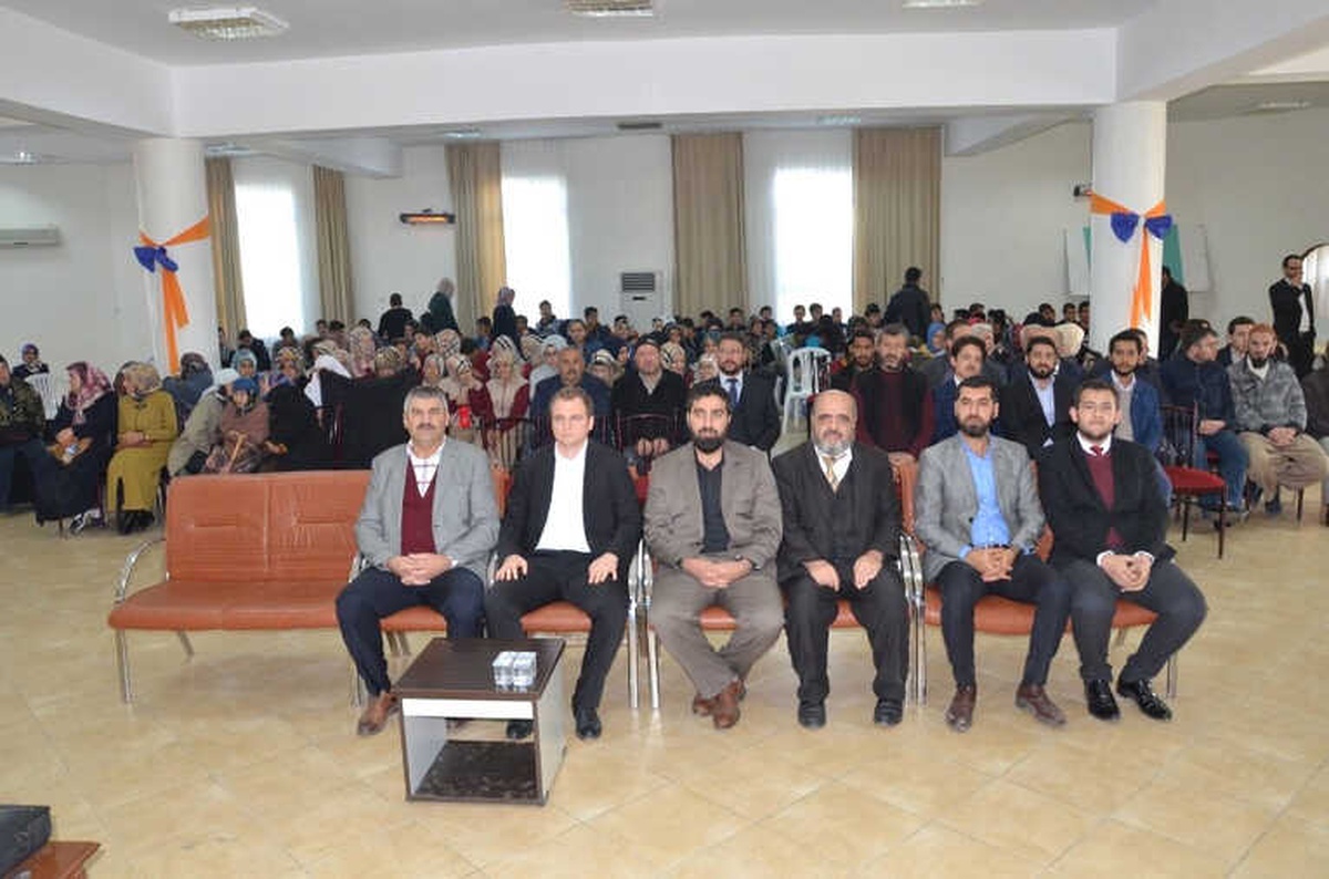 Günyüzü\'nde \'Hz. Peygamber ve Gençlik\' Temalı Konferans Düzenlendi