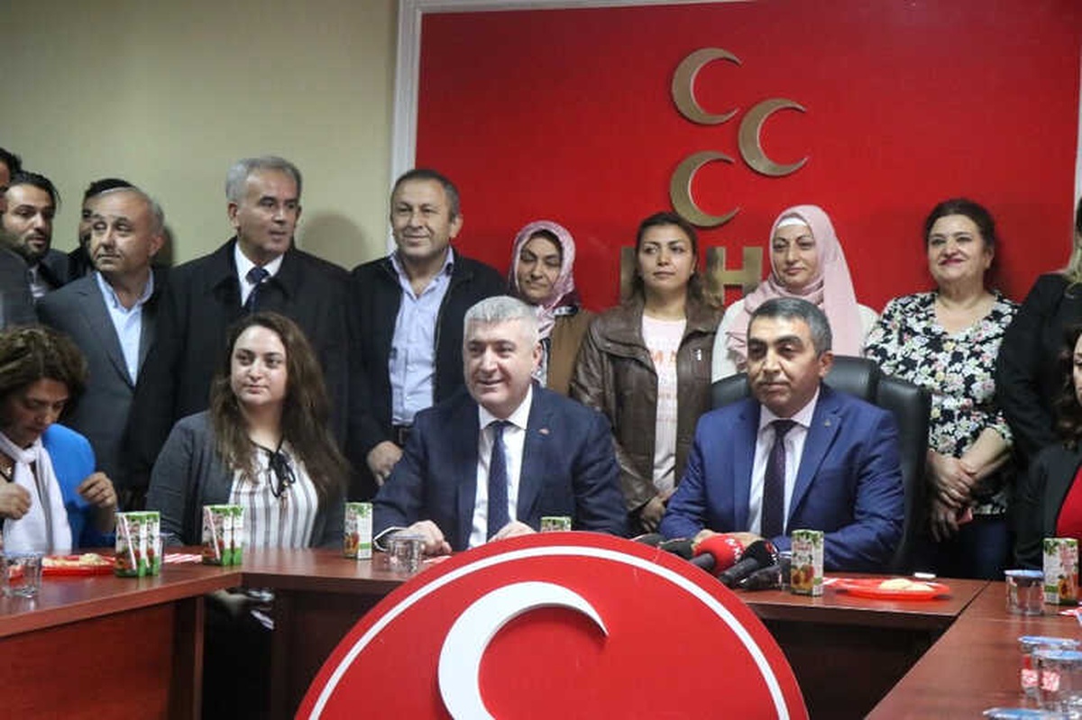 Hakan Kaya MHP\'den Büyükşehir Belediye Başkan Aday Adaylığını Açıkladı