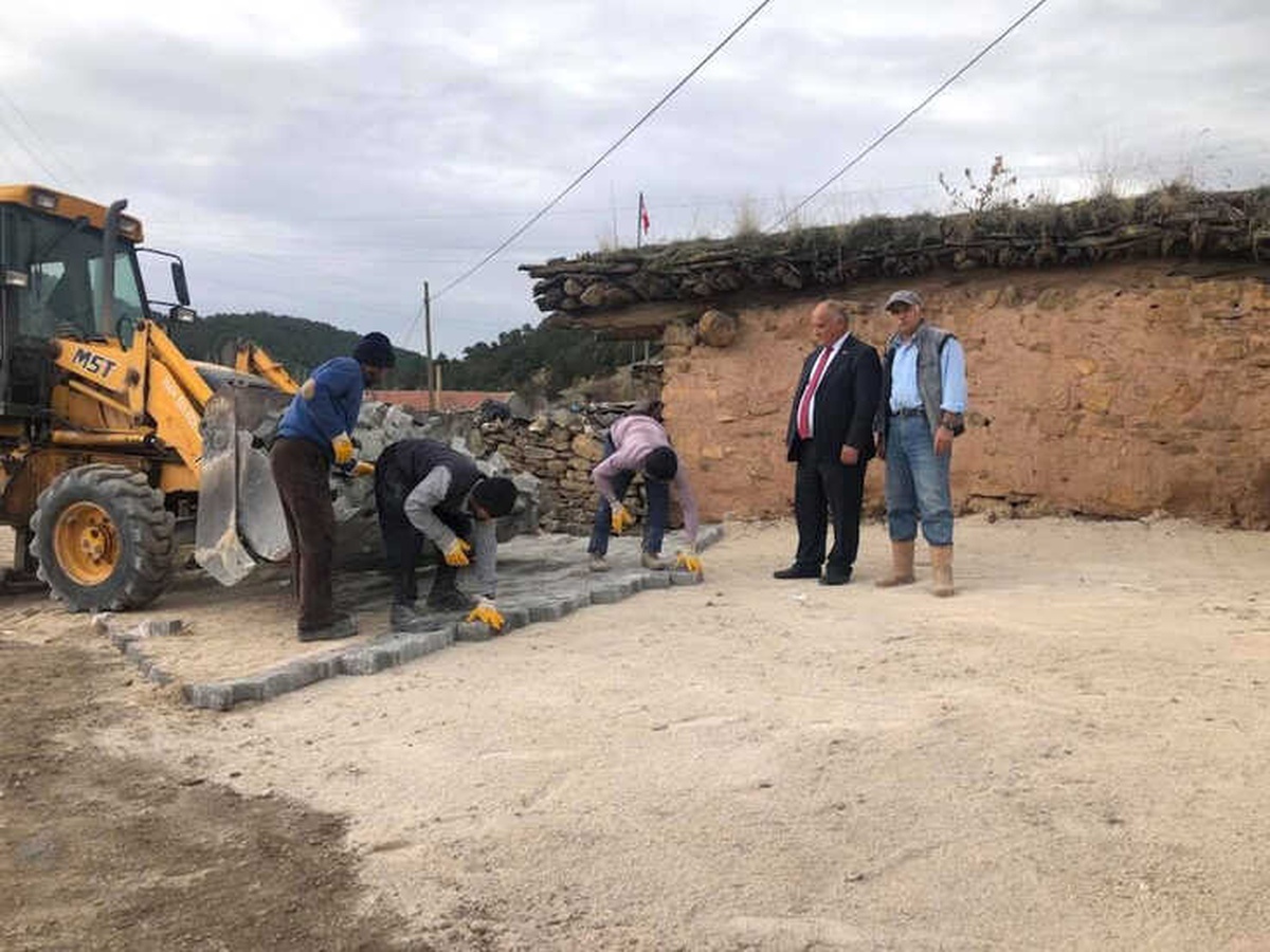 Han\'ın Cadde ve Sokaklarında Kilit Taşı Çalışmaları