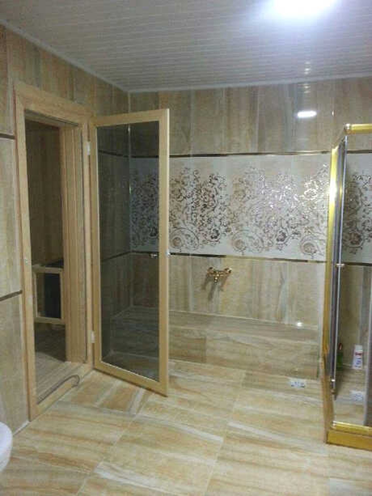 Hırsızlar Evdeki Altın Kaplama Muslukları Çaldı
