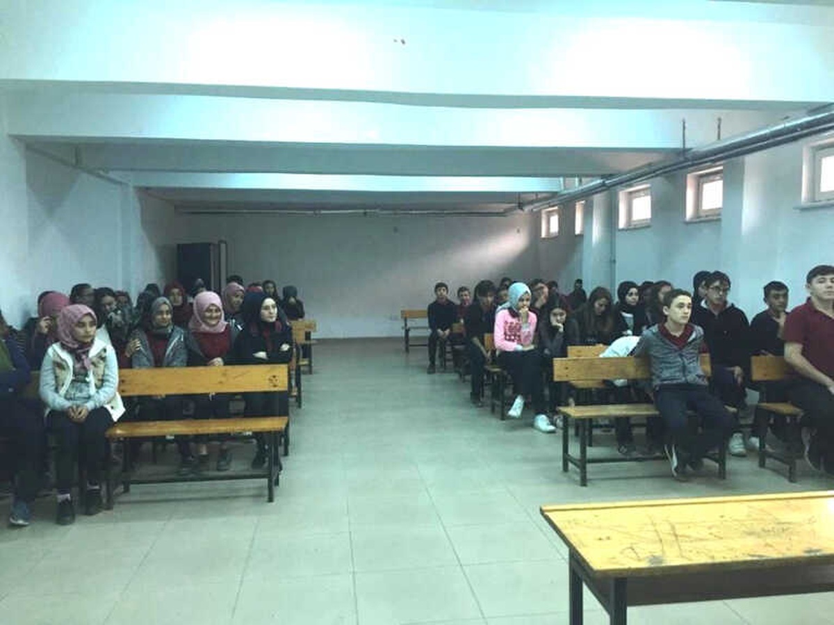 Hisarcık\'ta \'Peygamberimiz ve Gençlik\' Konulu Konferans