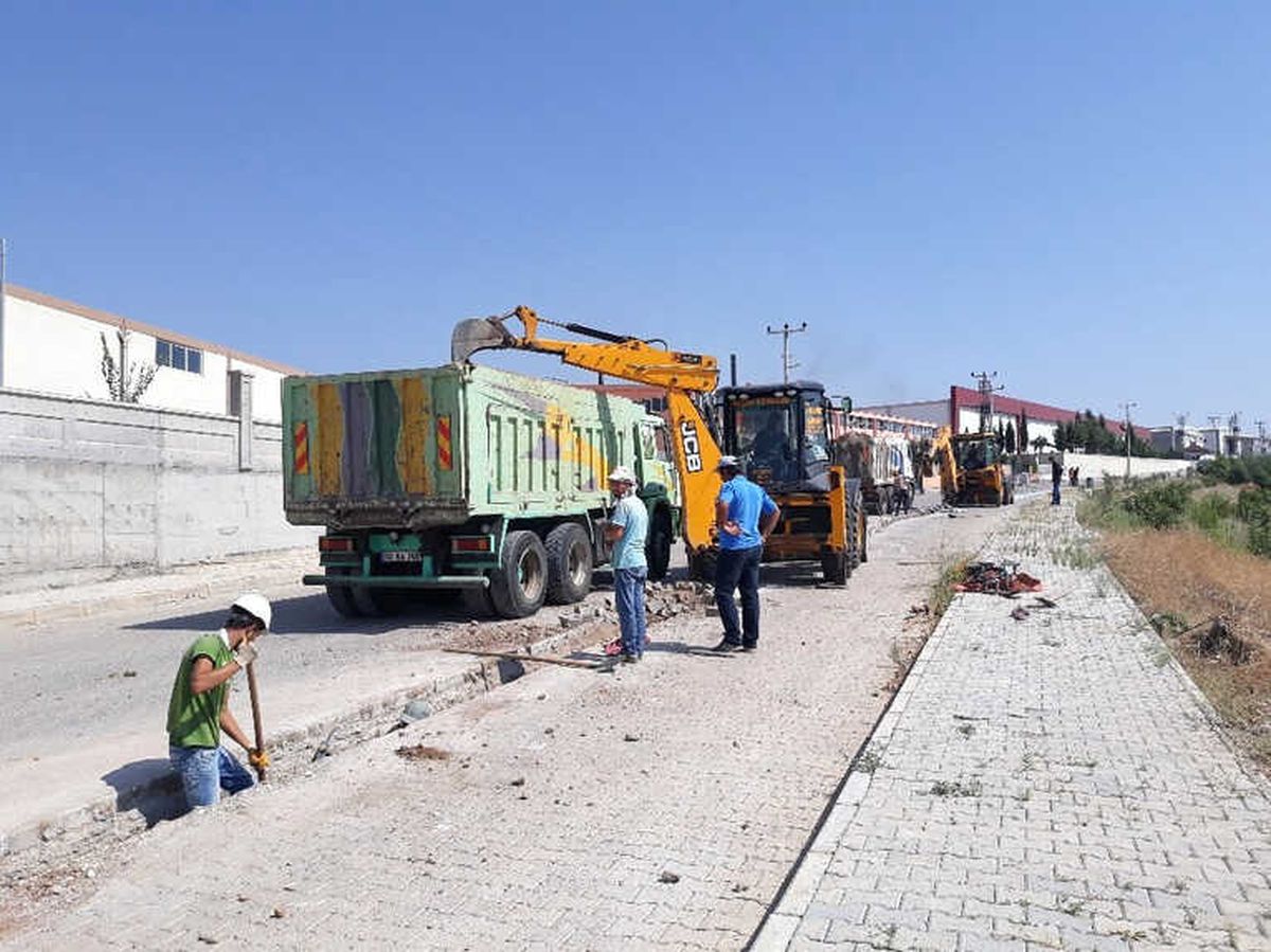 Kahta Osb\'de Doğalgaz Kazısı Başladı