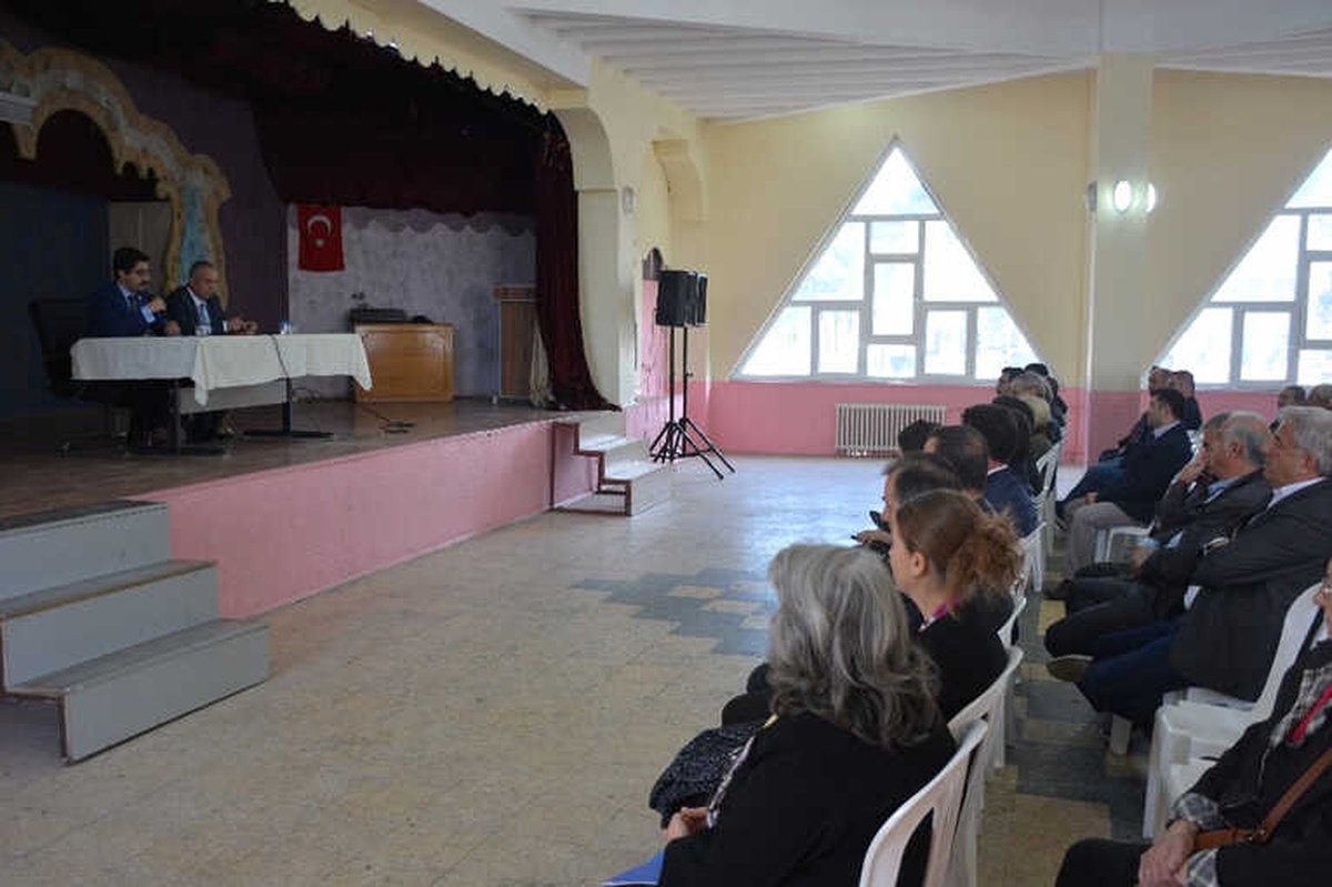 Kaymakam Kaya Halka Açık Toplantı Düzenledi