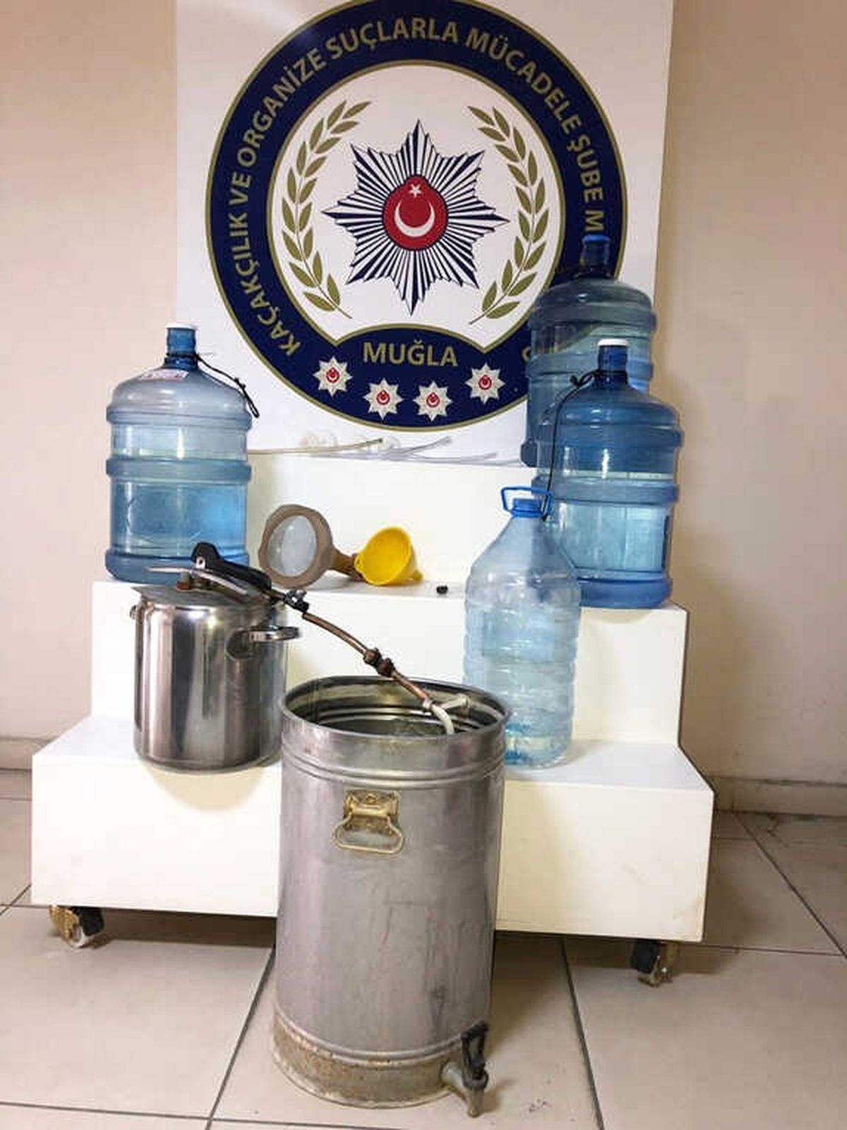 Muğla\'da Kaçak Rakı Operasyonu
