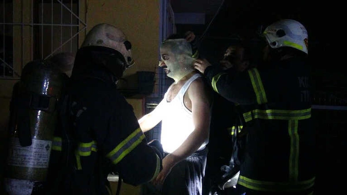 Mutfakta Çıkan Yangın Evi Küle Çeviriyordu: 1 Yaralı