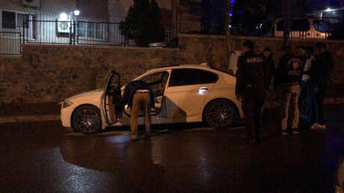 Otomobilden İnerken Hafif Ticari Aracın Çarptığı Genç Öldü
