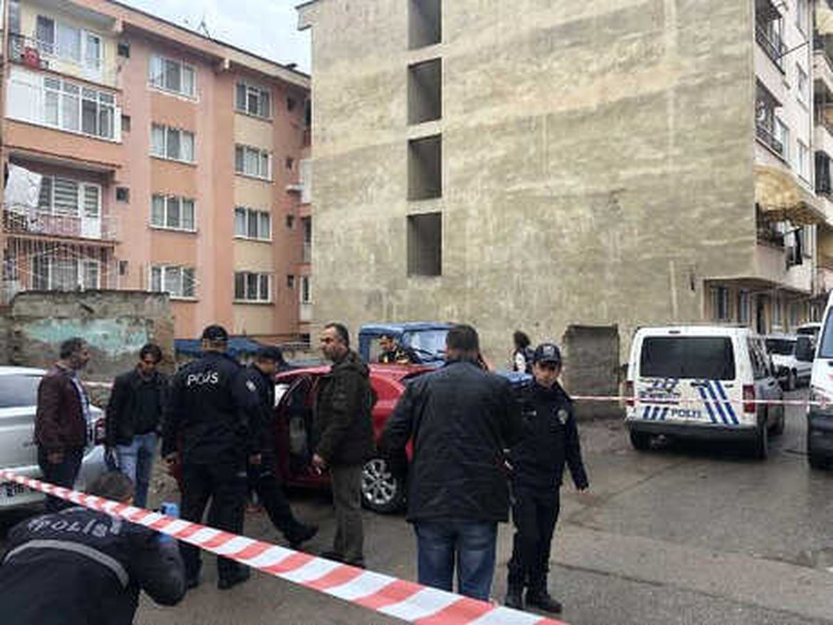 Otomobilinde Silahlı Saldırıya Uğrayan Kadın Öldü