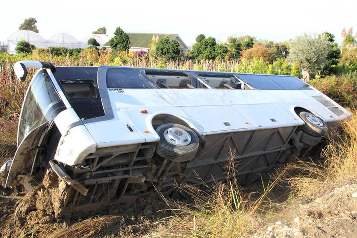 Personel Servisi Şarampole Devrildi: 14 Yaralı