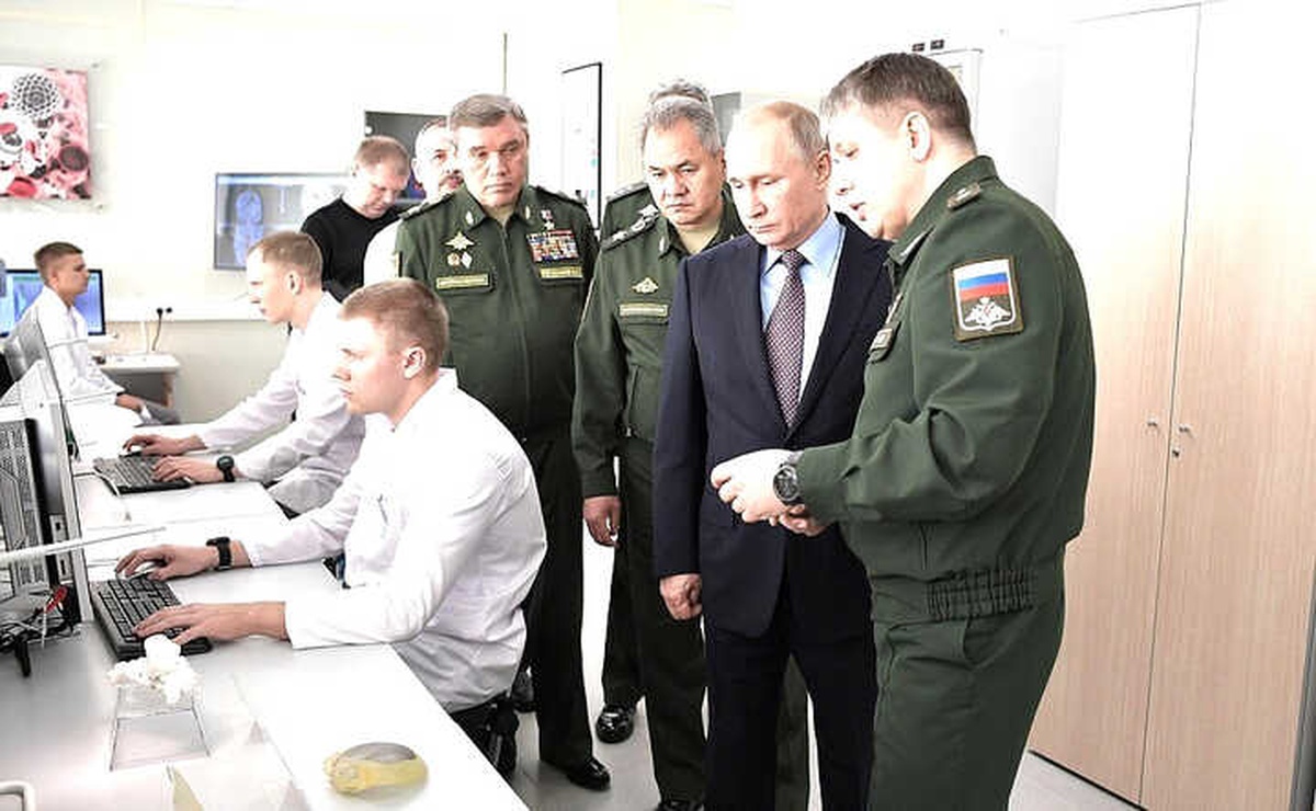 Putin\'den \'Füzeleri Geliştirin\' Talimatı