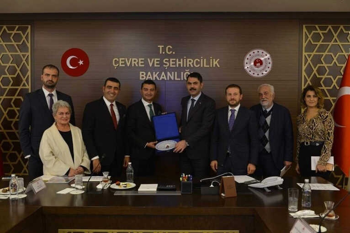 Sektör Temsilcilerinden Çevre Bakanı\'na "Poşetler Ücretsiz Olsun" Teklifi