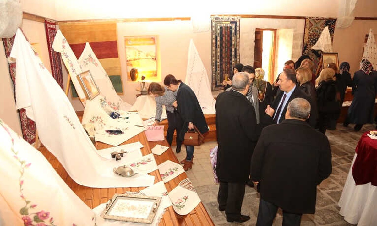 Tahtalı Hamam Müzesi\'nde \'İğneden Dökülenler\' Sergisi