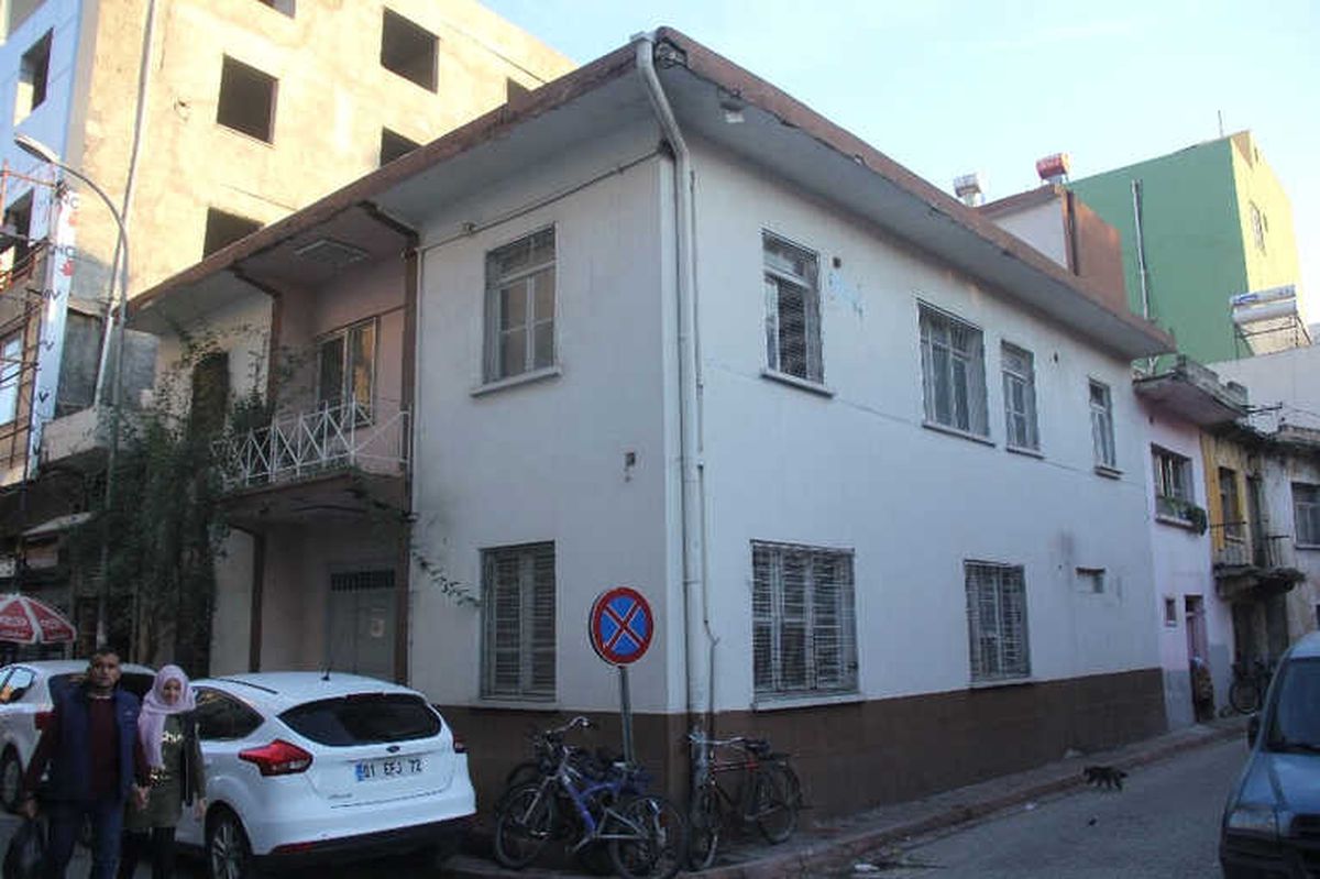 Tarihi Karakol Satılıyor