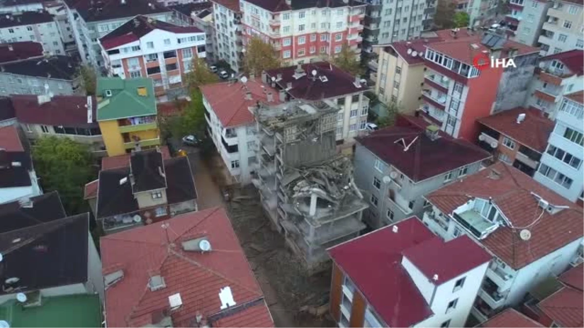 Tuzla\'da 2 Katı Çöken Bina Havadan Görüntülendi