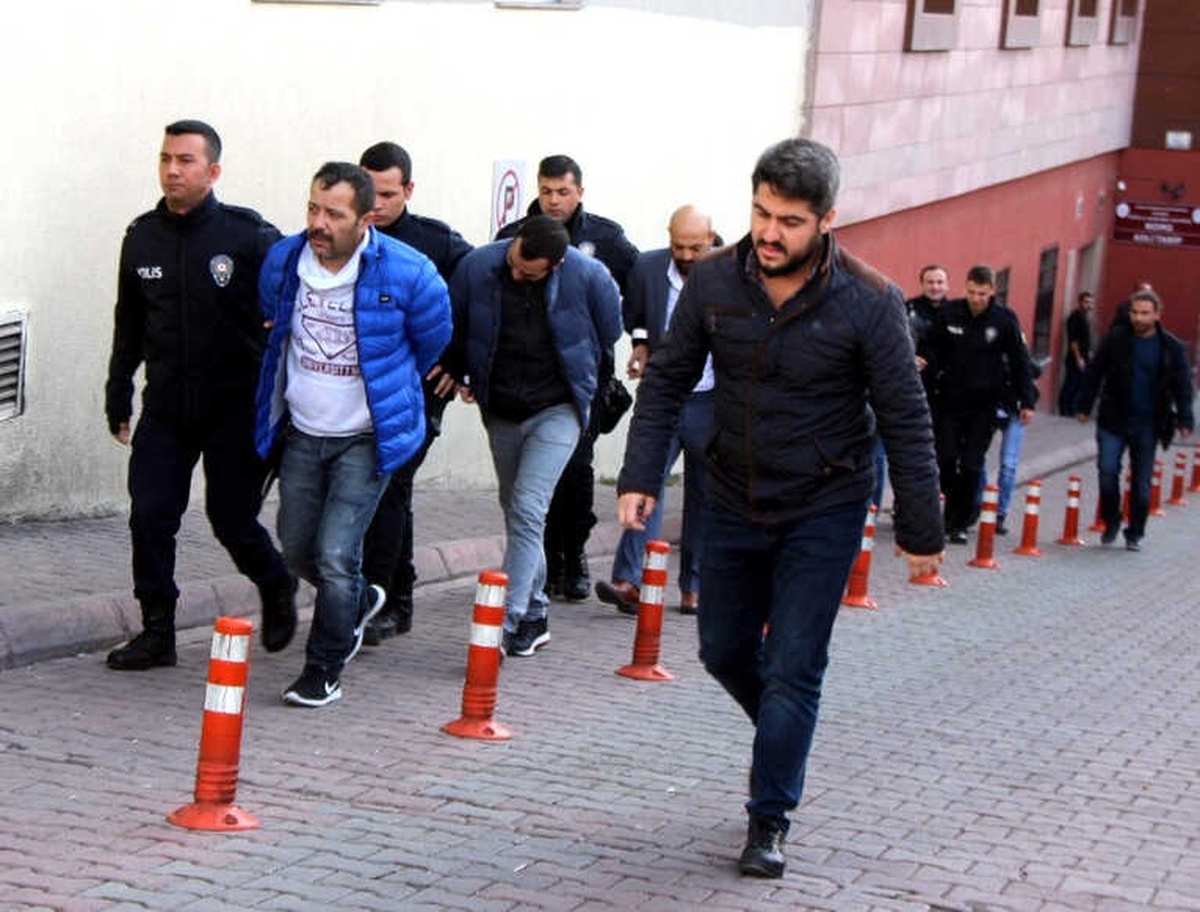 Uyuşturucu Operasyonlarında Gözaltına Alınanlar Adliyeye Çıkarıldı